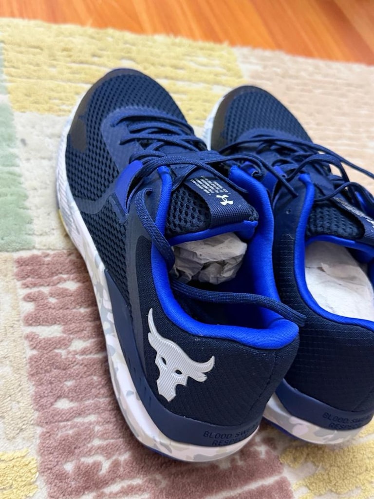 Under Armour - 9