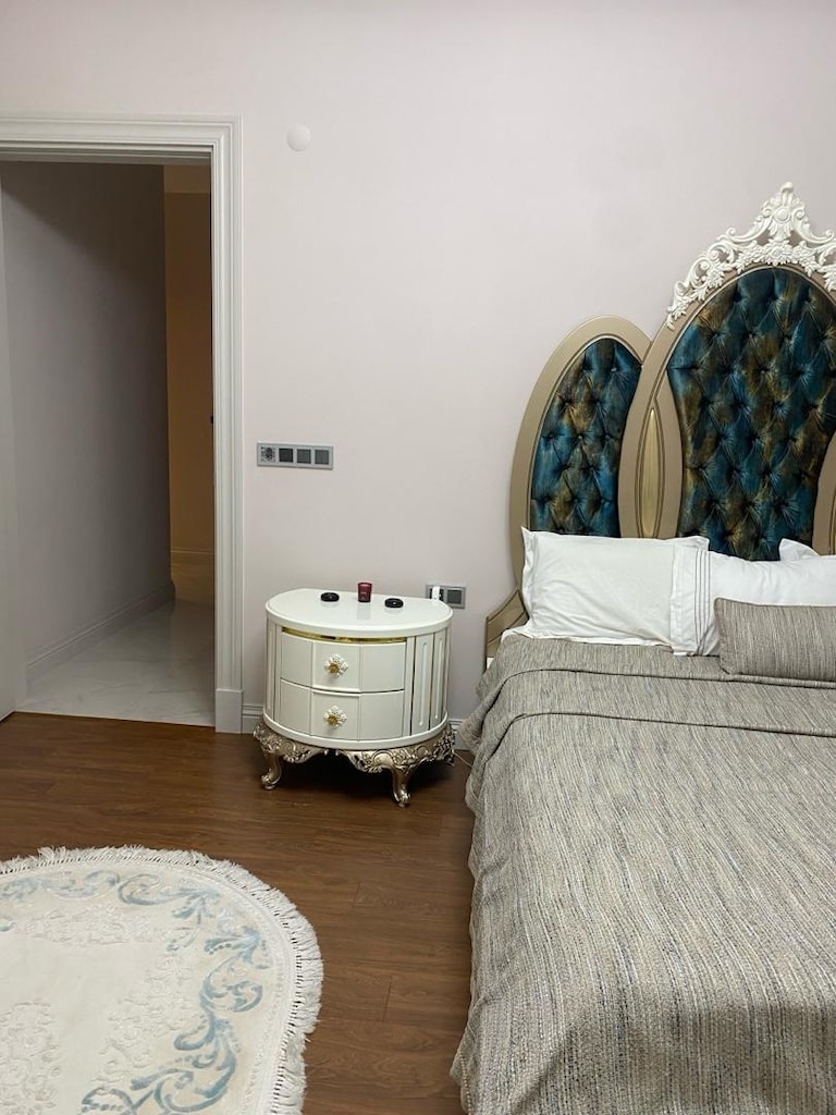 yatak başlığı ve makyaj aynası - 3