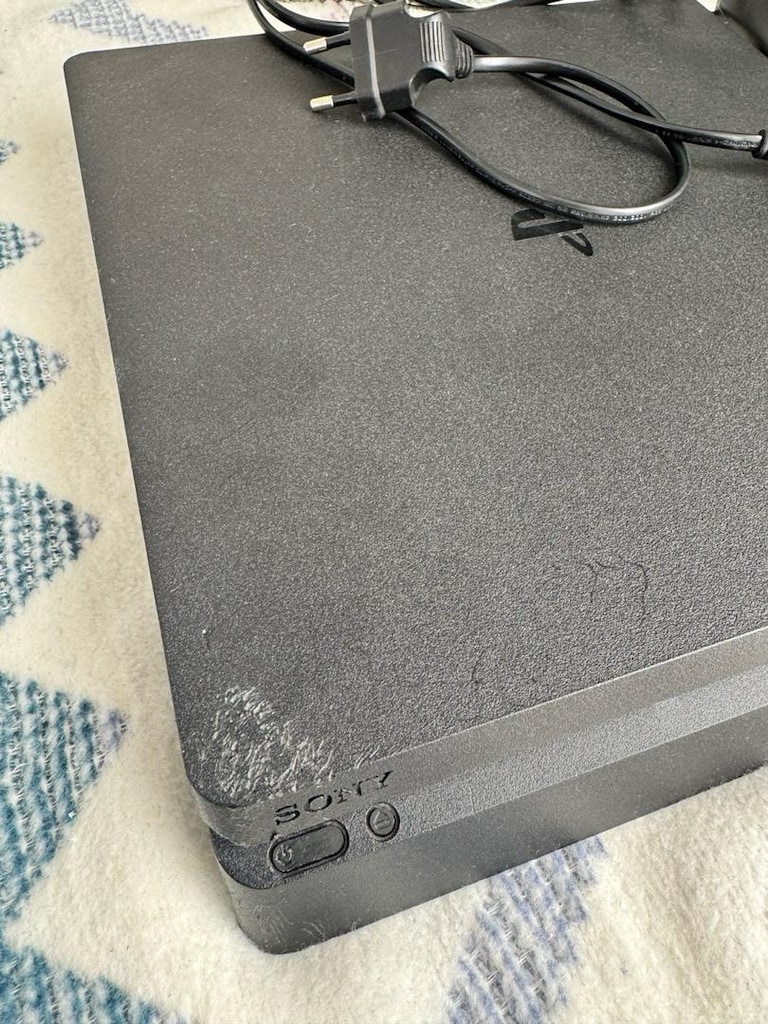 Sony PlayStation 4 Slim 1 TB – PS4 Konsol - 3