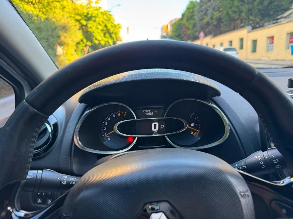 Sahibinden Bakımlı ve Sorunsuz Clio - 3
