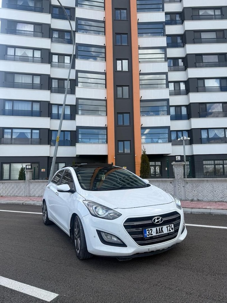 Sahibinden 2015 model HATASIZ BOYASIZ OTOMATİK HUNDAİ İ30 Ful paket - 3