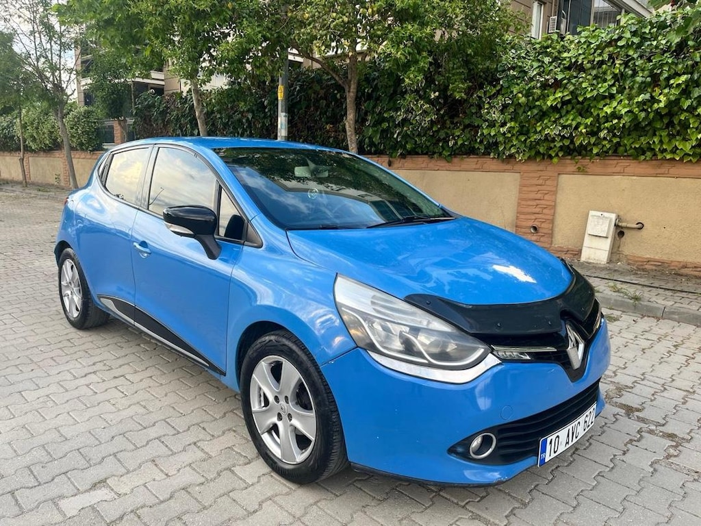 2013 model 0.9 TCe ICON Clio 4 - 11