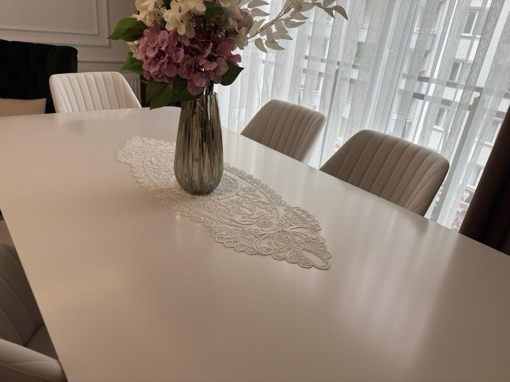 SALON TAKIMI PERDELER SEHPALAR AVİZE HALI DAHİL - 8