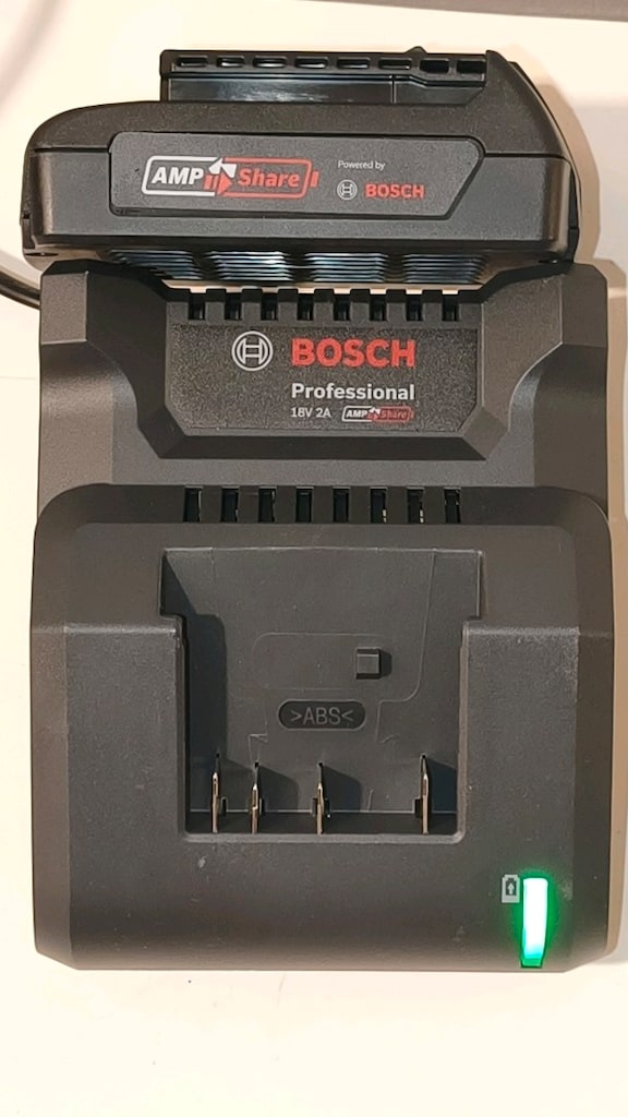 ORİJİNAL BOSCH 18 VOLT ŞARJ ALETİ VE 2 AMPER GÜÇLÜ BATARYASI - 6