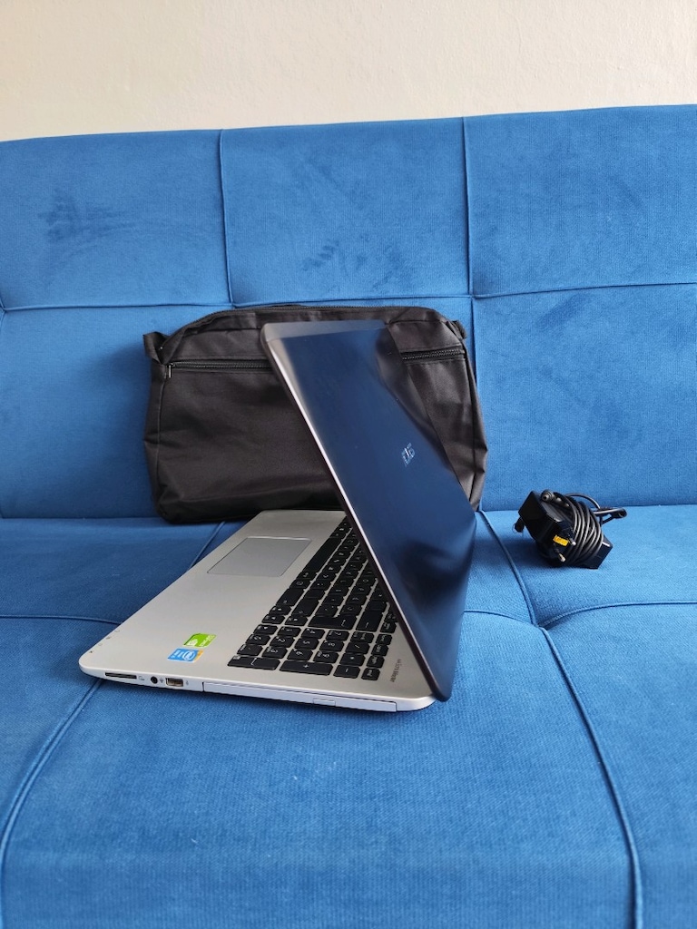 Asus Laptop - İ5 6.Nesil - 12 GB Ram - 2 GB Ekran Kartı + 240 SSD - 9