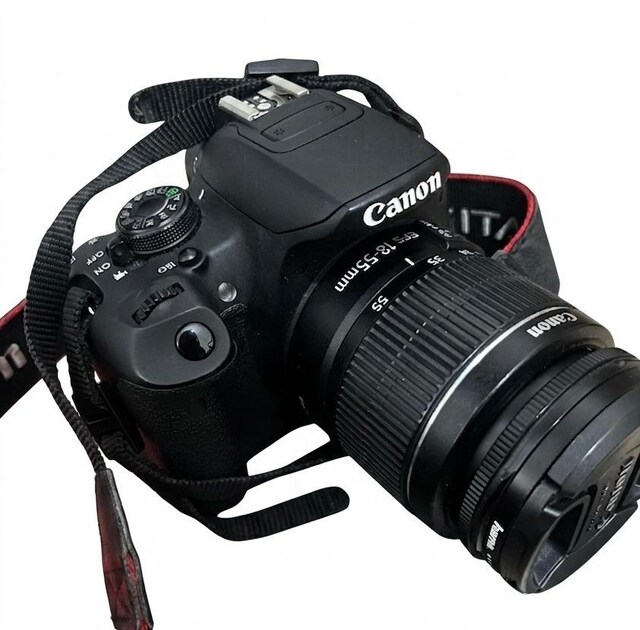 Canon EOS 700D + 18-55 Lens + Fotopro Tripod + Saramonic Ses Sistemi