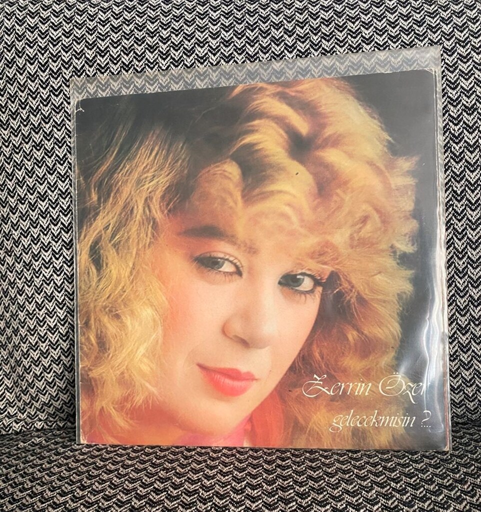 Zerrin Özer - Gelecek Misin 1982 basım Plak - 2