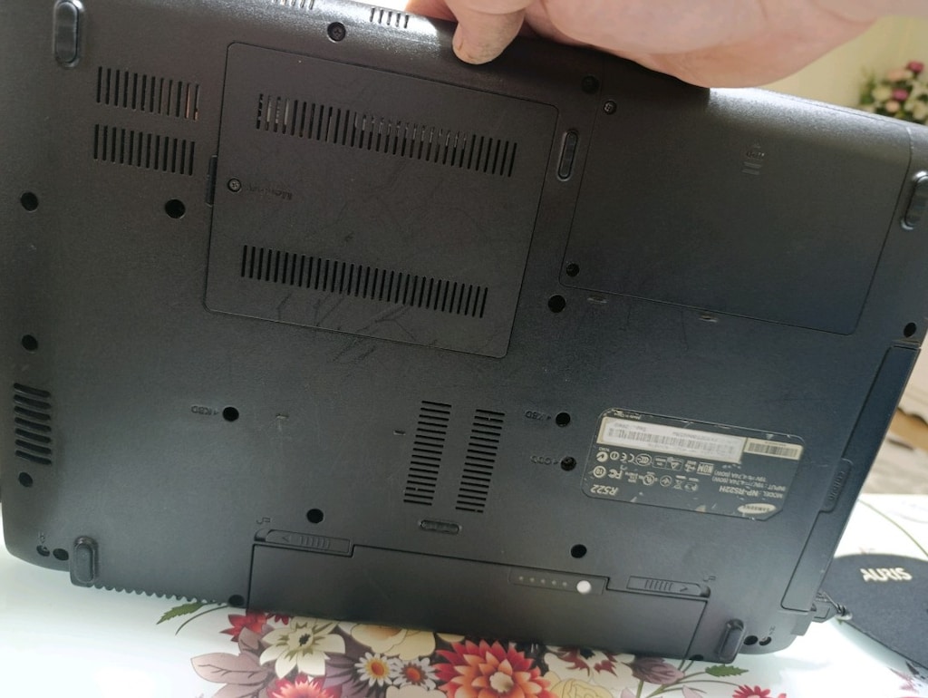Samsung leptop ekran kartı arizali - 2