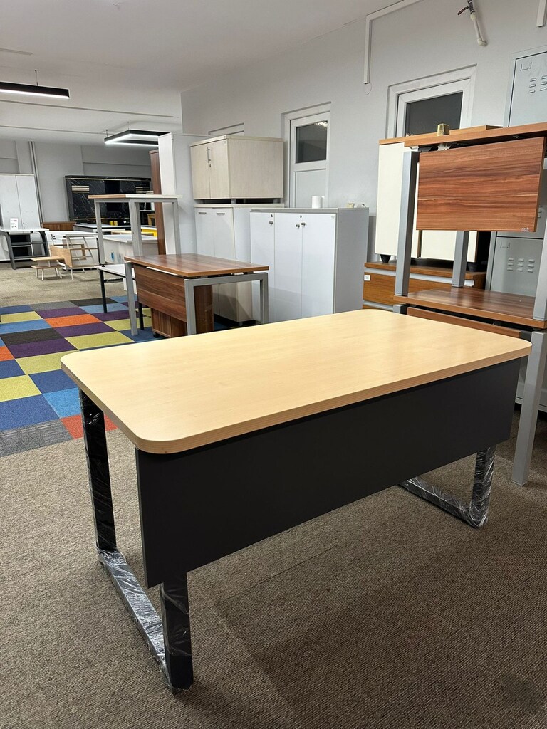 KLAS OFİS ÜSKÜDAR 140X80 AKÇAAĞAÇ ÇALIŞMA MASASI - 2