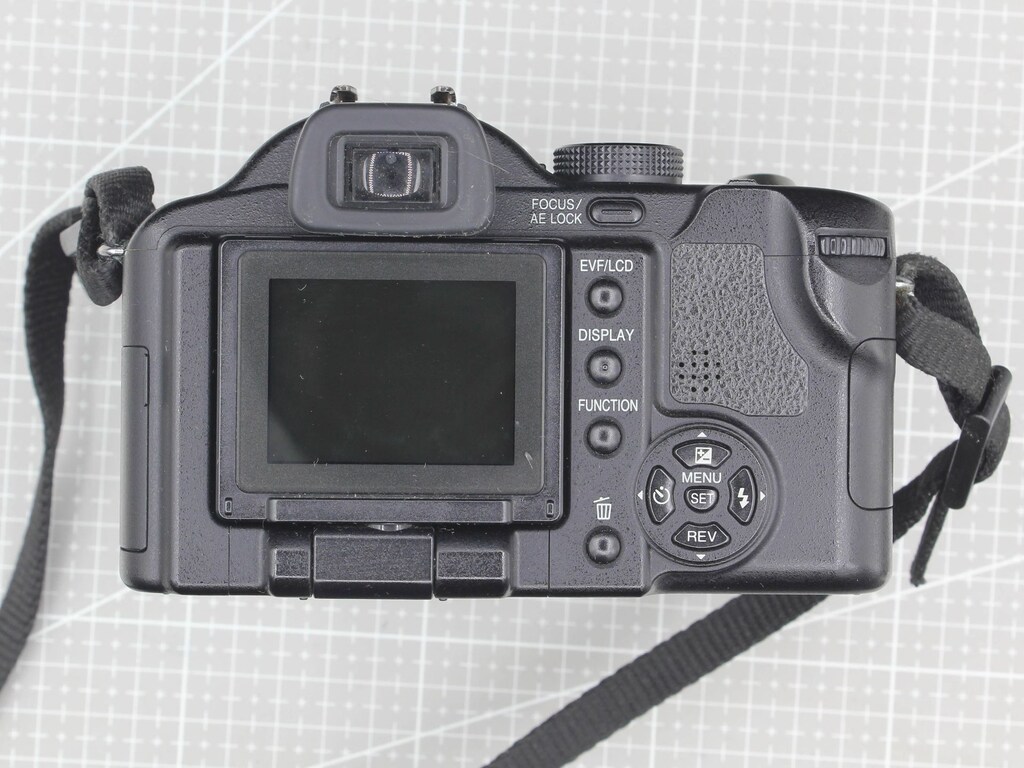 Panasonic Lumix FZ50 Leica Lens (FZ51 / FZ50K) Fotoğraf Makinesi - 3