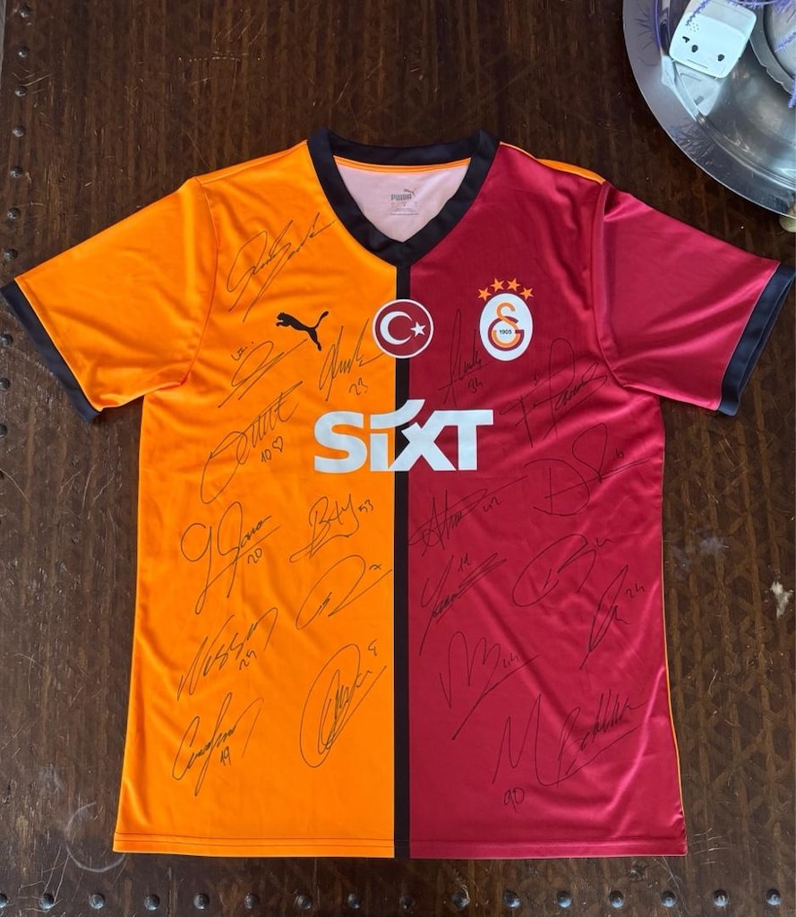 Galatasaray 2024-25 Sezonu Orijinal 19 İmzalı Forma