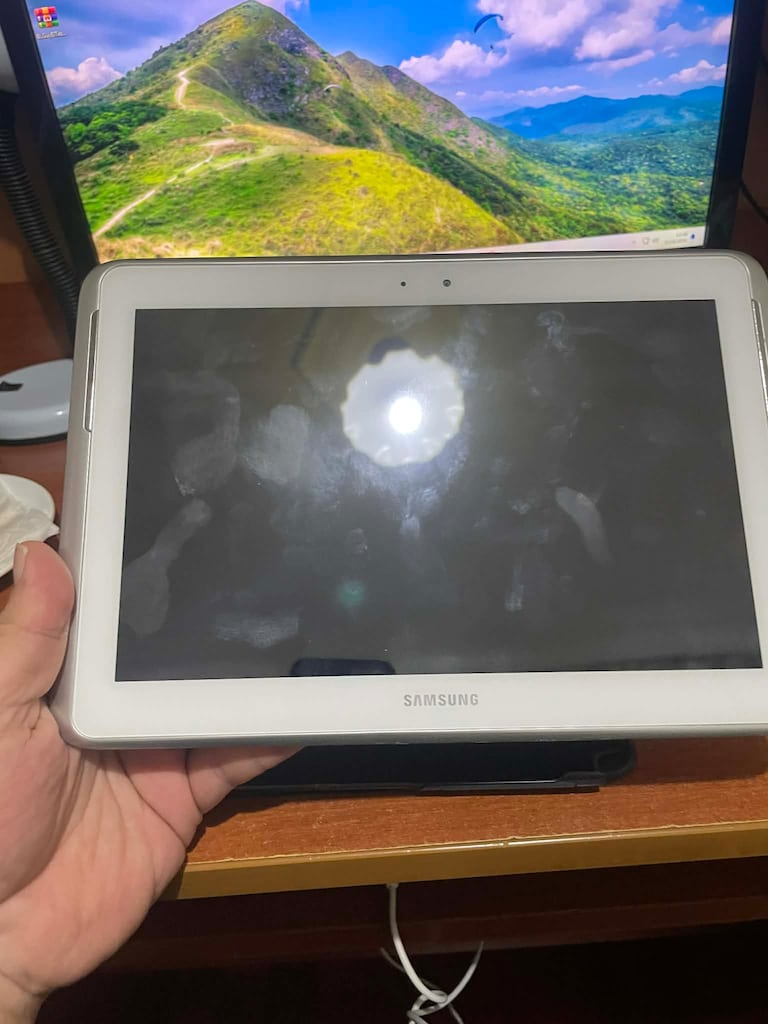 Samsung N8000 10.1" Tablet - 2