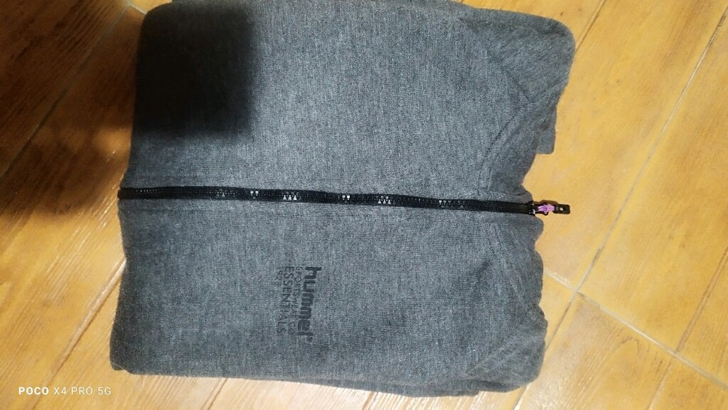 #Hummel kapişonlu sweat montEni çekilince 50 Boyu 63 Bu tip çokça var. - 10
