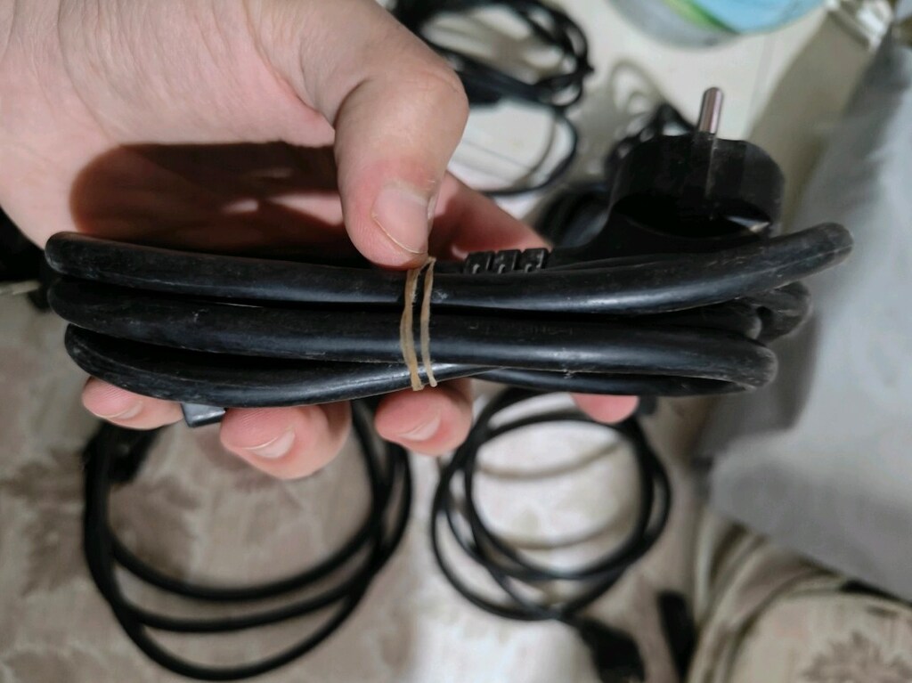 power kabloları Adet fiyatidir