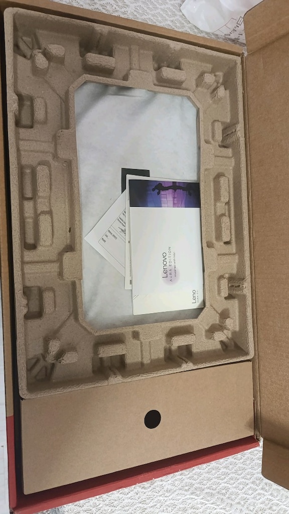 Lenovo Yoga Pro 9 / OLED Ekran / Core Ultra 7 / RTX 5060 / 32GB RAM / - 5