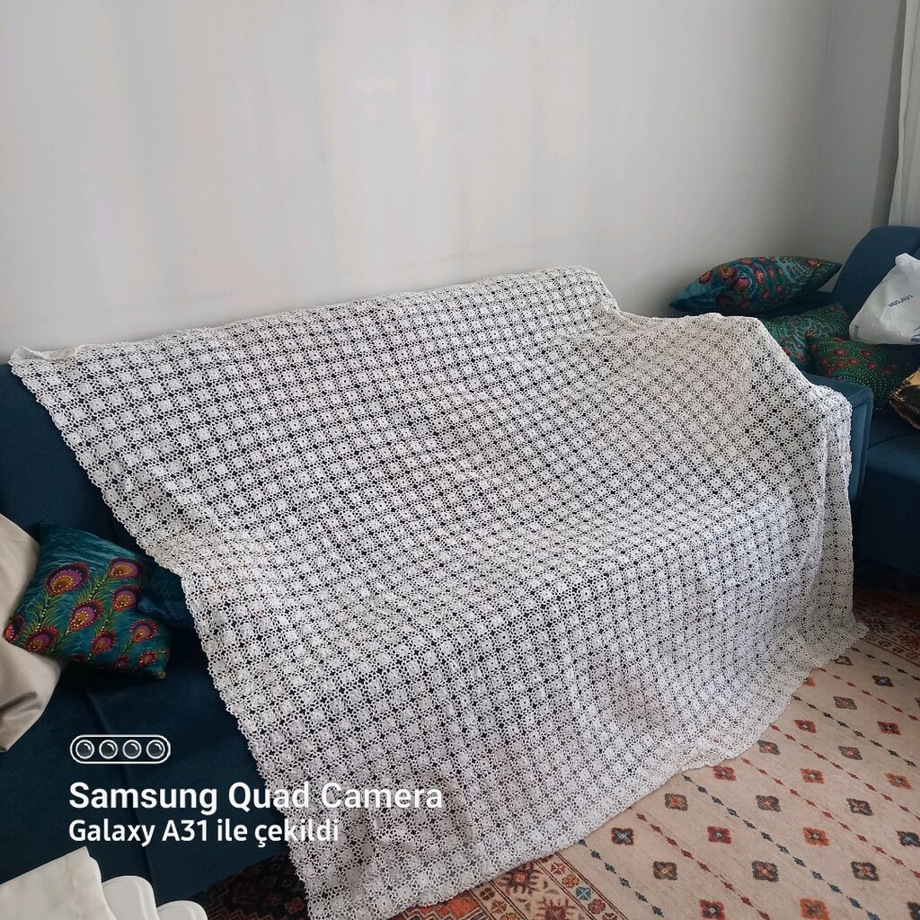 dantel masa örtüsü 8 kişilik 4000 tl - 2