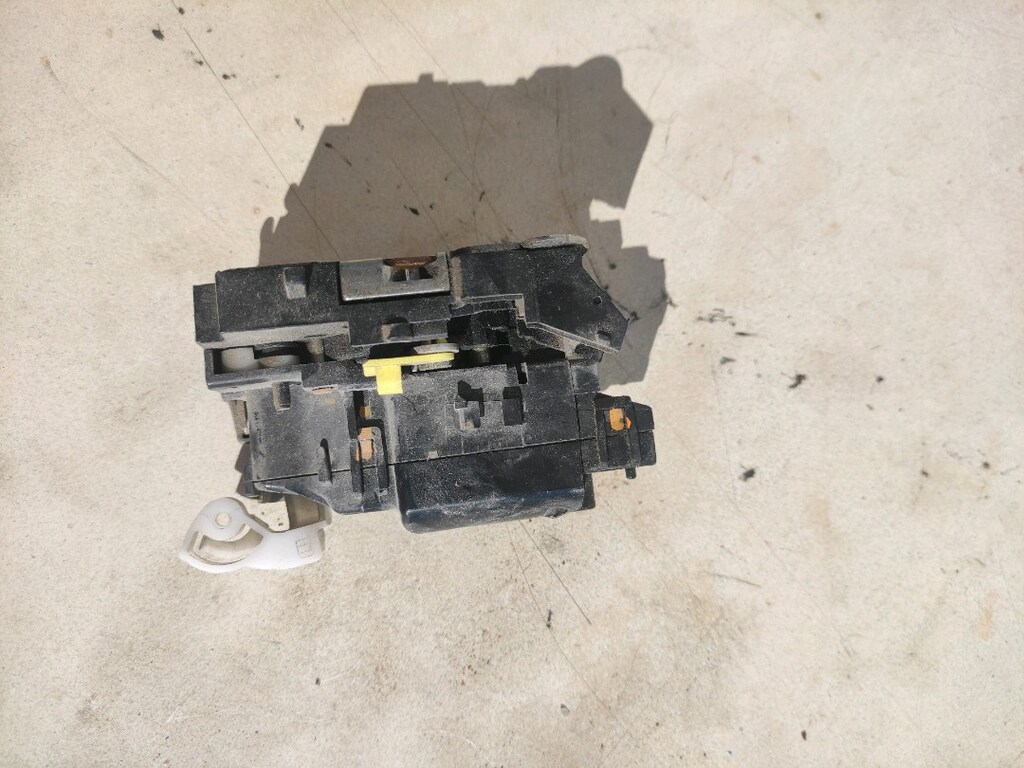 Dacia Dokker ön sağ kapı klidi orijinal - 2