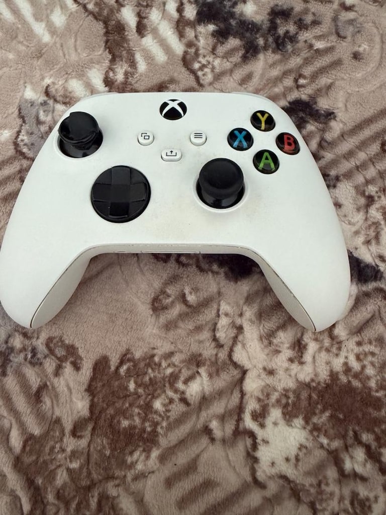 Xbox one x 1 tb tertemiz orijinal 2 adet kolları ile - 5