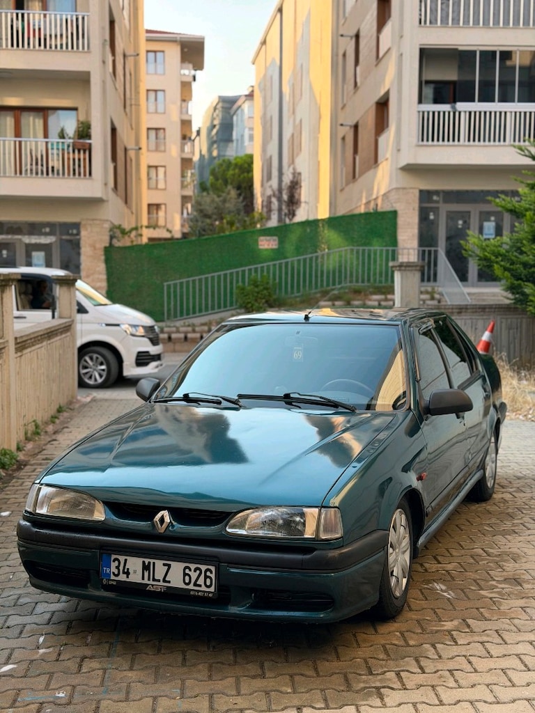 Renault 19