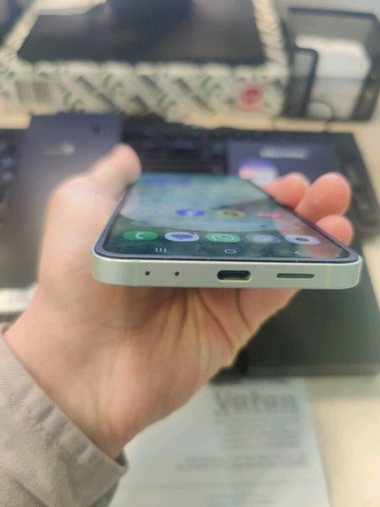 SAMSUNG GALAXY Z FLİP 6 12/512 KUTULU FATURALI GARANTİLİ HATASIZ TR - 7