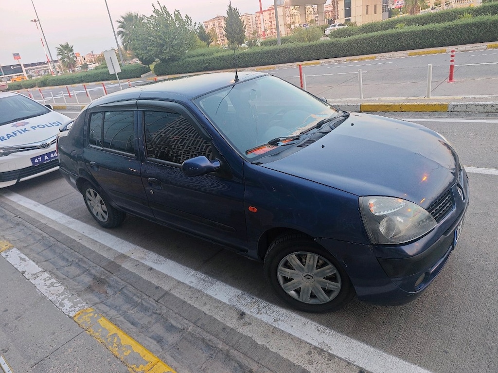 clio 2003 - 6