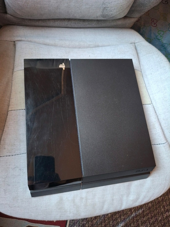 PlayStation 4 - 5