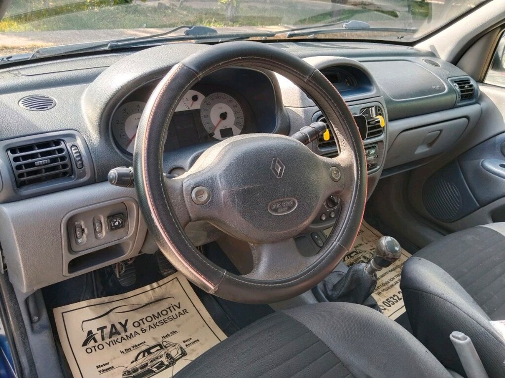 Renault Clio 1.6 Sport - 8