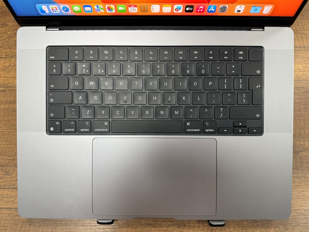 Apple MacBook M2 Pro 16GB RAM 1TB SSD 16.2” Uzay Grisi Notebook - 2