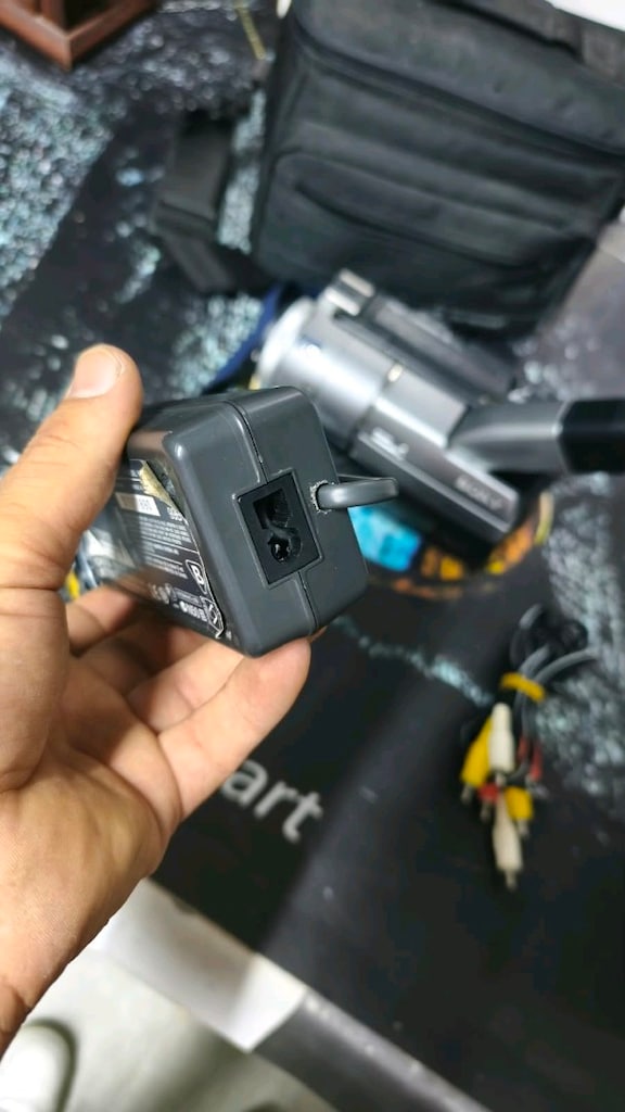 Sony DCR-TRV210E Digital8 Handycam Video Kamera - 11