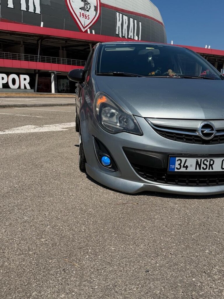 2012 Corsa Essentia - 10