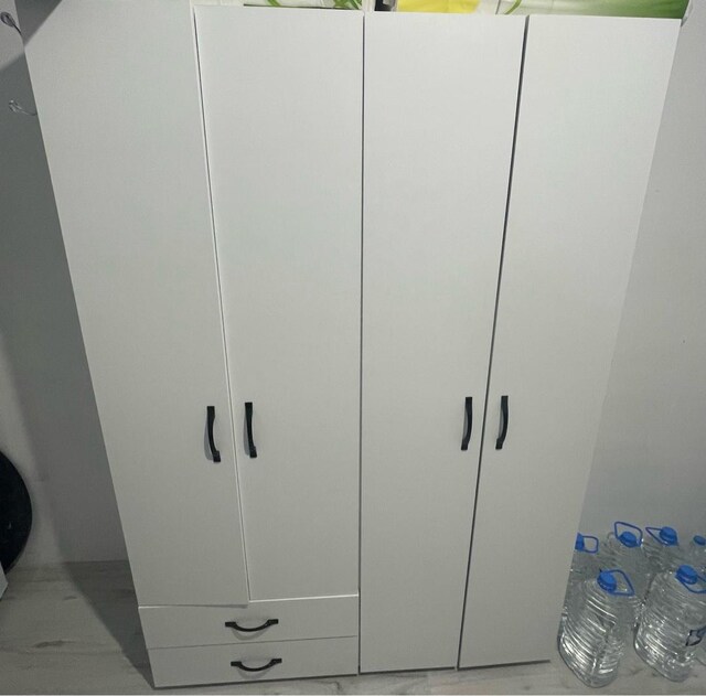 4 kapaklı 2 çekmeceli Gardırop Beyaz