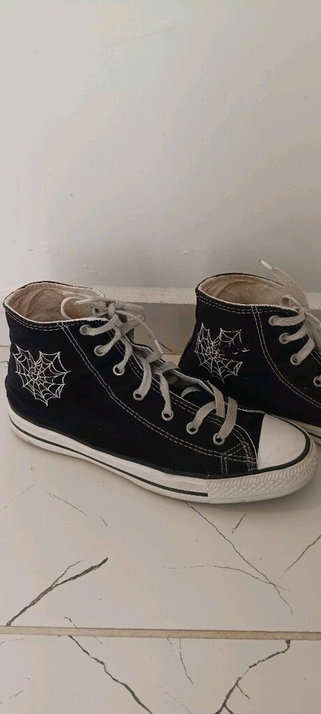 Yüksek sneaker 39 numara yeni gibi