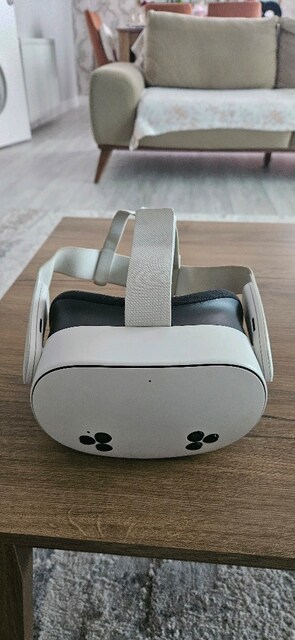 Meta Quest 3S 256gb + Yeni Gladiator Q3 Vr özlük çantası