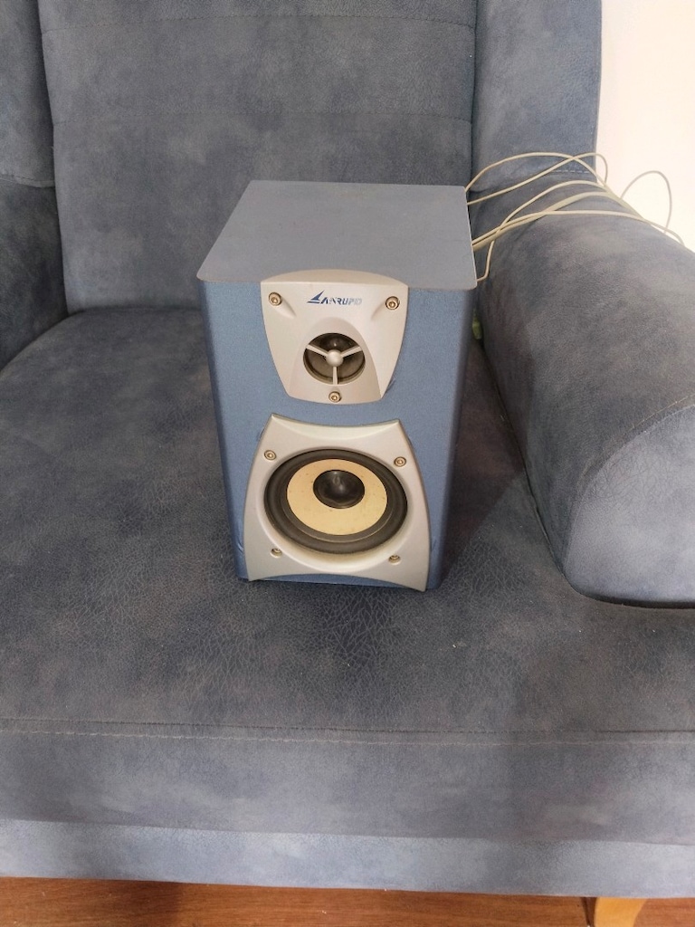 BİLGİSAYAR MONİTÖR HOPARLÖR KABLOLU KULAKLIK AYRICA DVD PLAYER 3D GOZ - 8