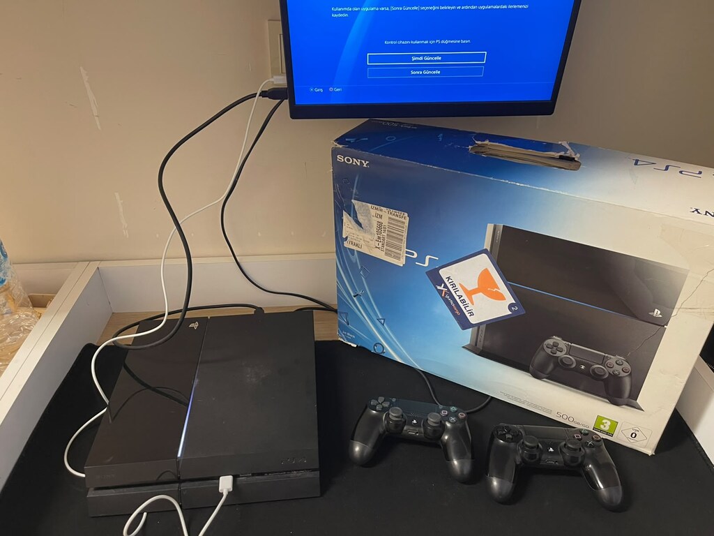 PS4 FAT 500 GB KIRIK JAILBREAKLI + 2 ADET SIFIR KOL + BOL OYUNLU - 12