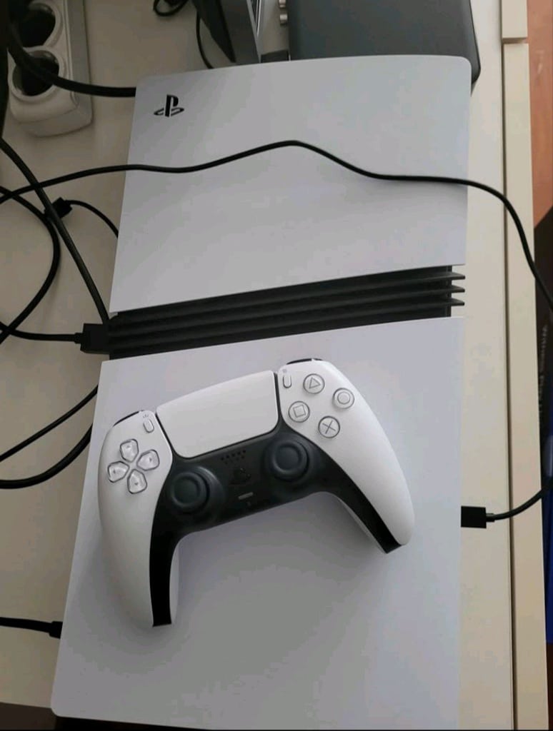 Playstation 5pro 2TB - 2