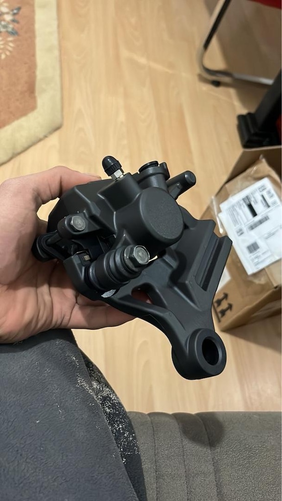 mt25-R25 arka fren kaliperi komple