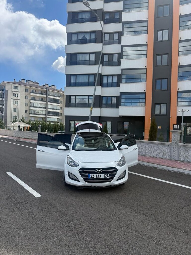 Sahibinden 2015 model HATASIZ BOYASIZ OTOMATİK HUNDAİ İ30 Ful paket - 12