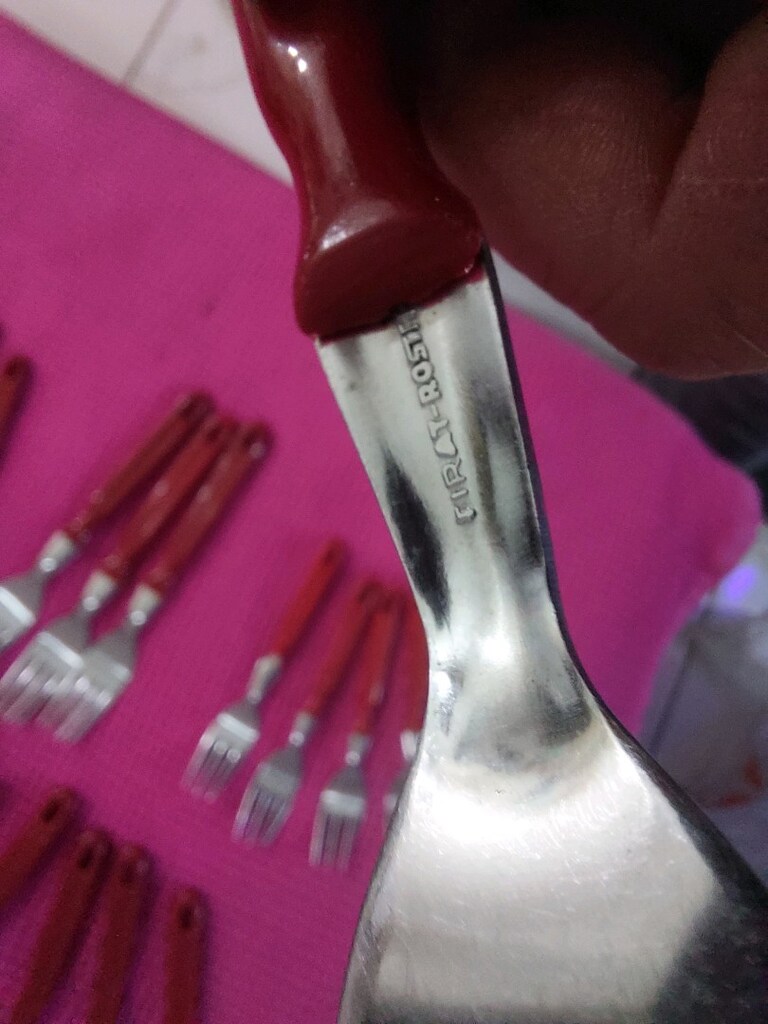 Kaşık çatal. Hepsinin fiyatıdır. Hediyesi var (son resimdeki kaşıklar) - 3