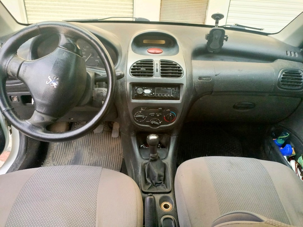 2006 model Peugeot 206 - 6