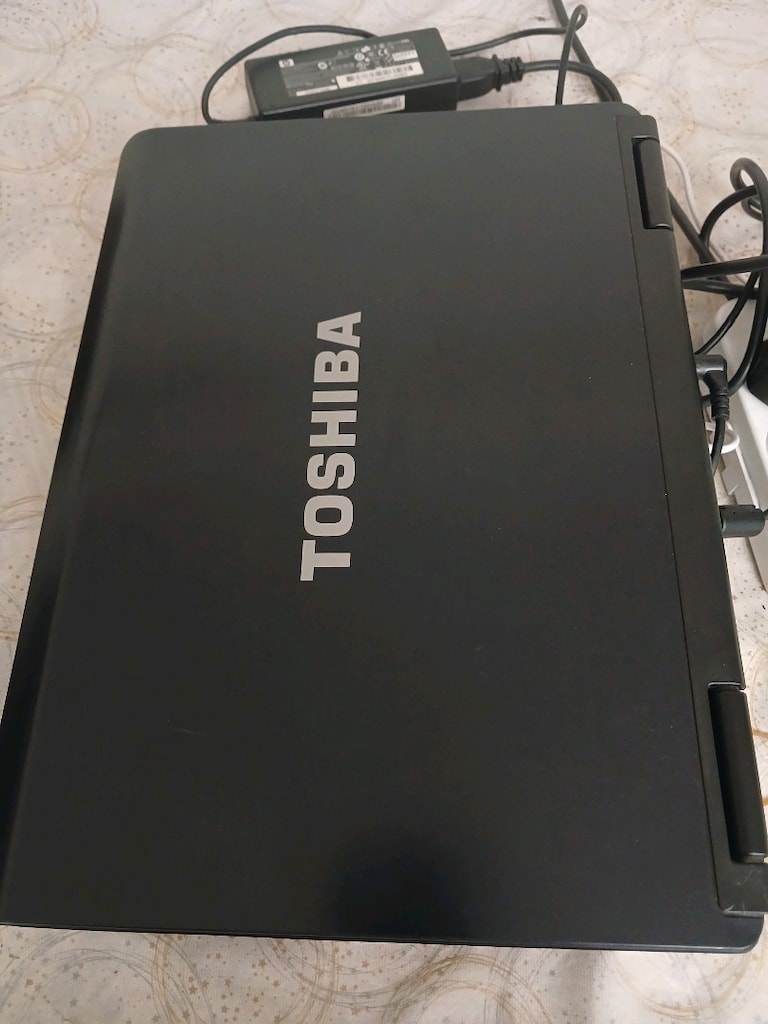 Toshiba Satellite L40-139 - 7