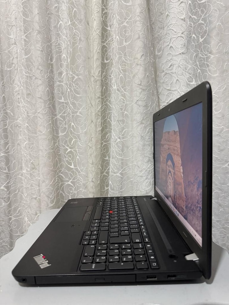 Lenovo Thinkpad E550 - 4