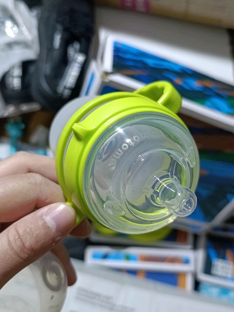 Comotomo Antikolik Silikon Biberon 250ml Yeşil - Orta Akışlı (3-6 AY) - 9