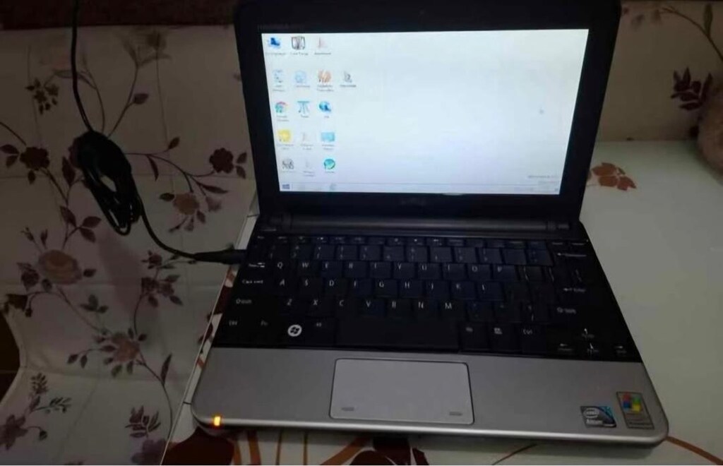 dell ınspıron mini laptop - 2