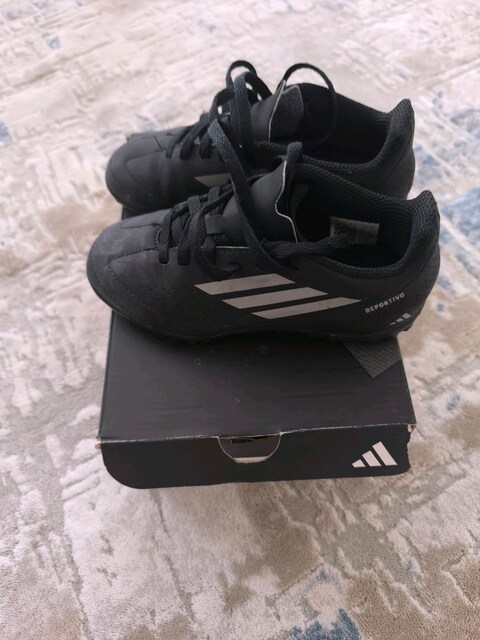 orijinal adidas 29 numara sıfır gibi