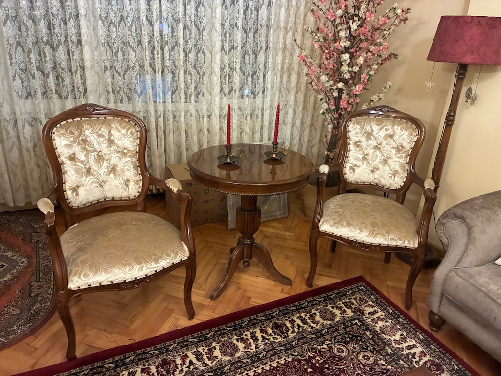 Avangard Sandalye Takımı. 2 Sandalye, 1 Orta Sehpa, 1 Lambader