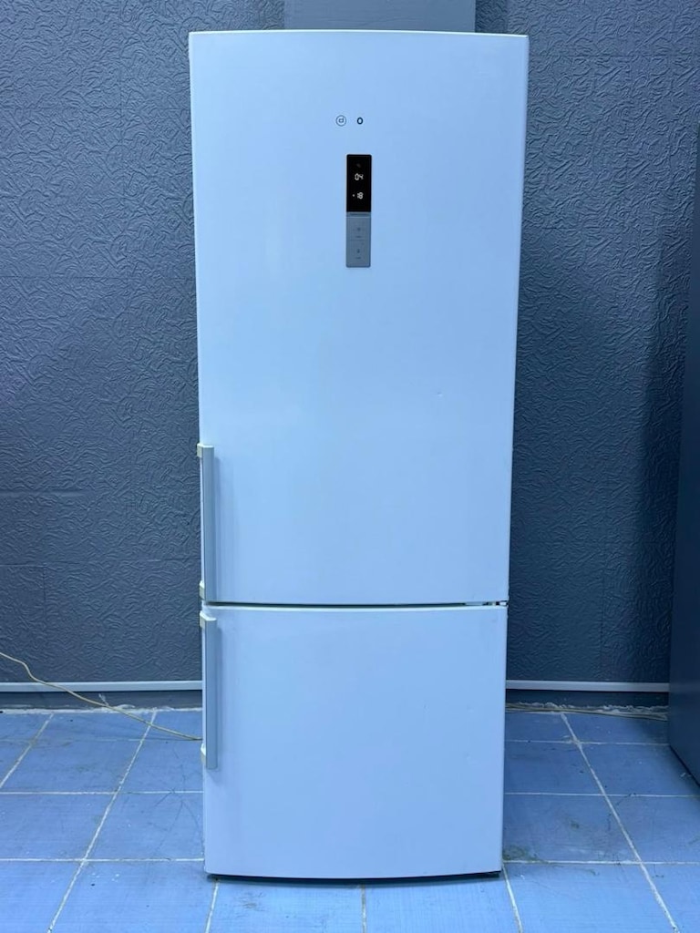 BOSCH ALTTANBUZLUKLU TEMİZ BUZDOLABI