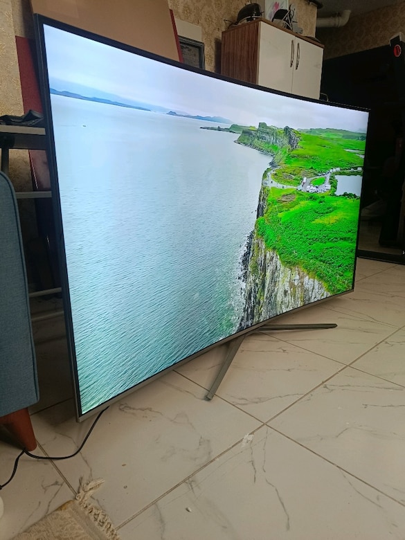 Samsung 65 inç curvert Smart TV - 9