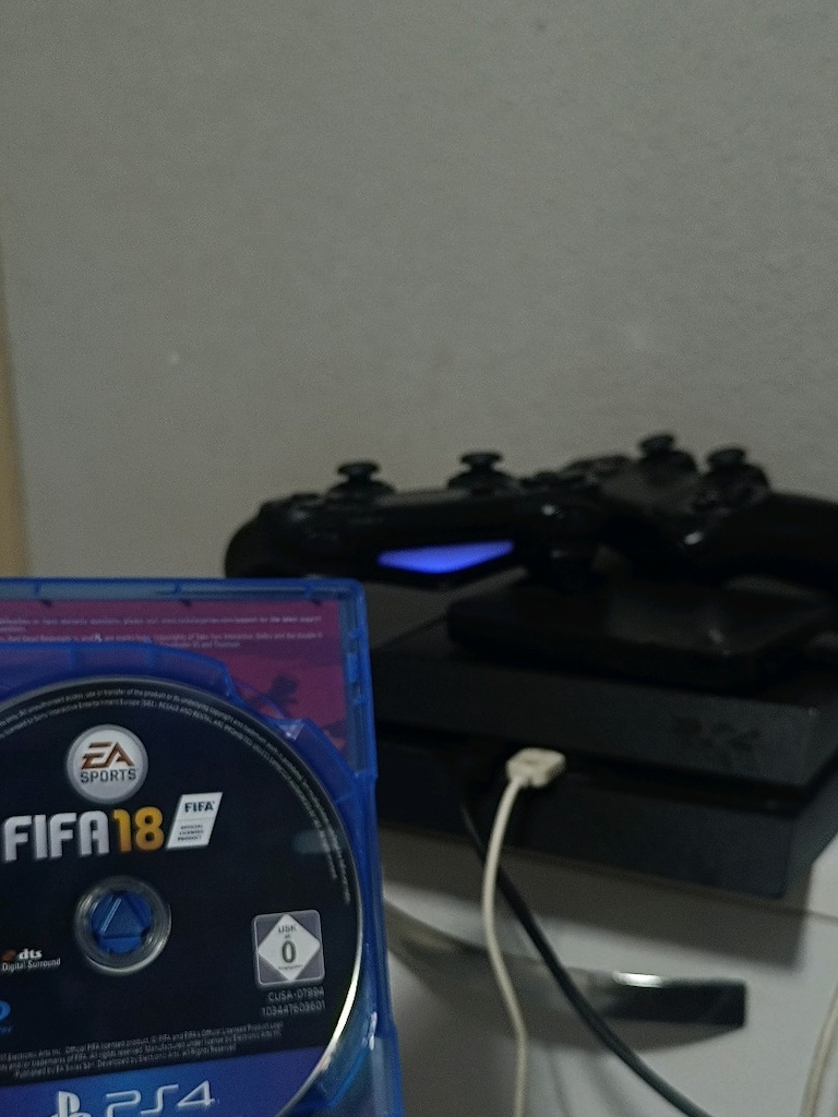 1 TB PS4 - 30 Adet Oyunlu PSN Hesabı ve 500 GB Ekstra HDD - 5
