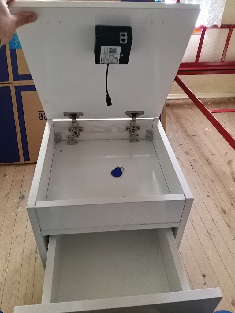 Çift Çekmeceli Gizli Bölmeli Kaliteli Beyaz Komodin - 3